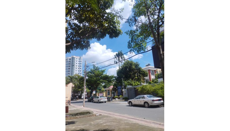 NGộp Lê Đại Hành - Quận 11 - 6,5x11m  - HXH 10m thông - 2 tầng